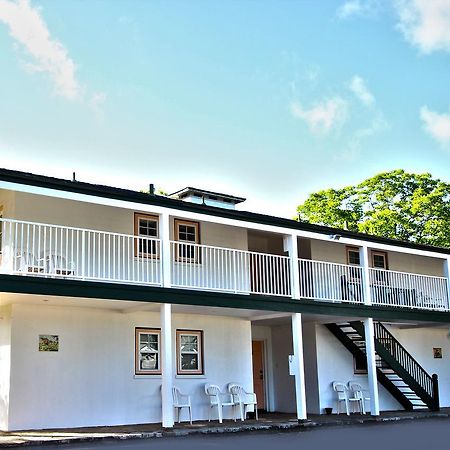 Peach Tree Inn & Suites Fredericksburg Exterior photo